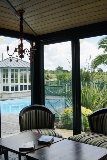 Public Area 2, Hôtel Le Chatellier – Piscine chauffée d’avril à octobre, Ille-et-Vilaine