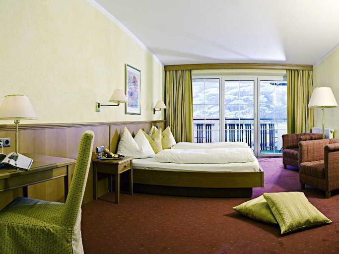 Bedroom 3, Kohlerhof - 4 Star Wellness & Active Hotel, Schwaz