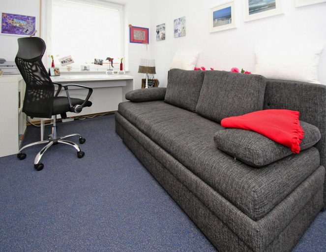 Living room 3, Ferienwohnung Kapitanskajute, Dornumersiel, Aurich