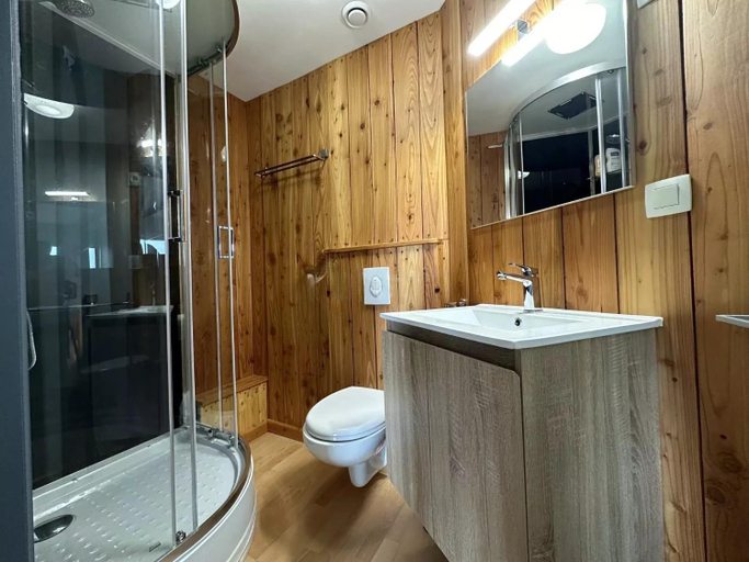Others 5, Au Charme de Durbuy, Luxembourg