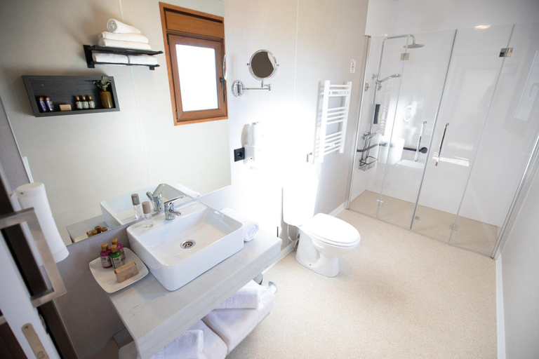 Bathroom 4, Natura Resorts, La Rioja