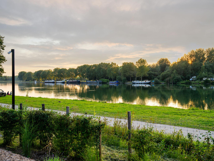 Others 5, Charming Bungalow  Pools, Hainaut