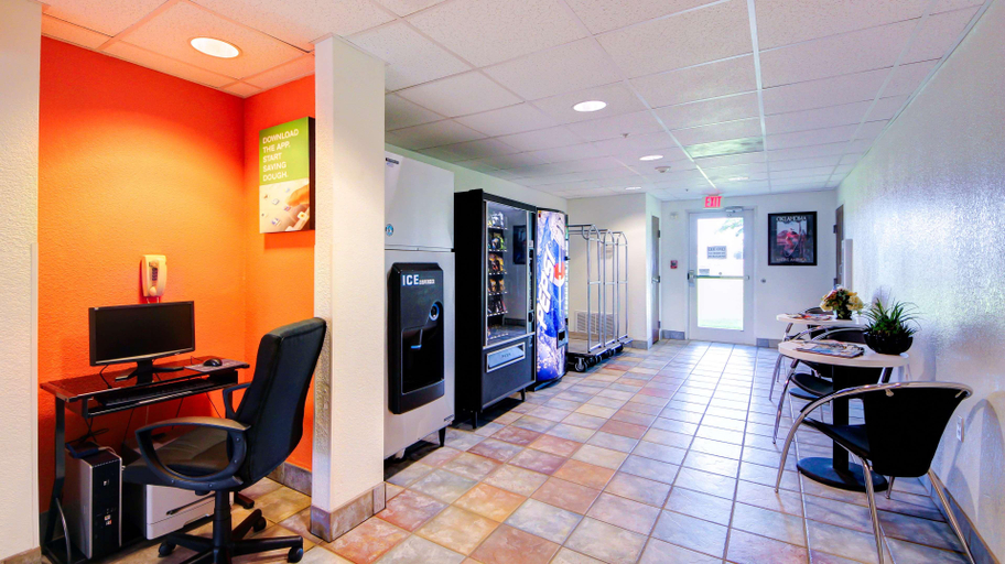 Public Area 3, Motel 6 El Reno, OK, Canadian