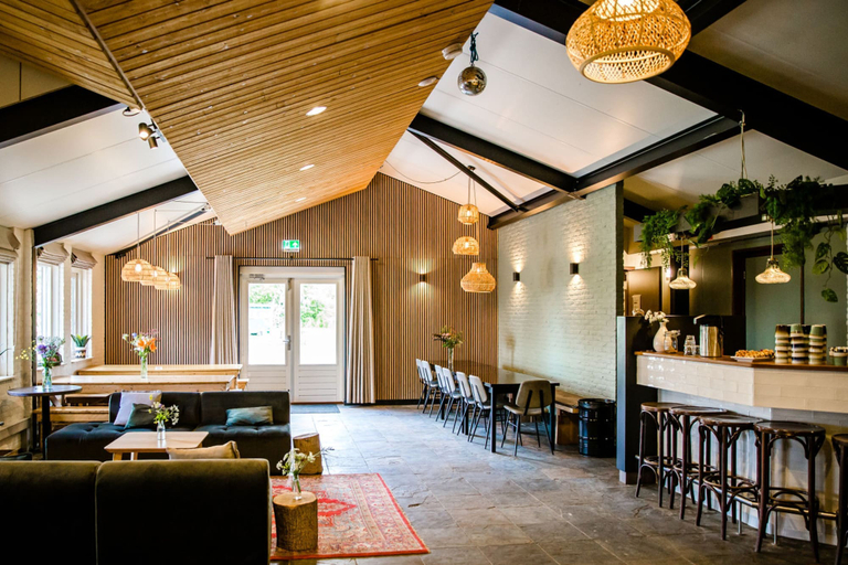 Room 5, De Jister Groepshuis aan het Water Voor 30-62 Personen, Boarnsterhim