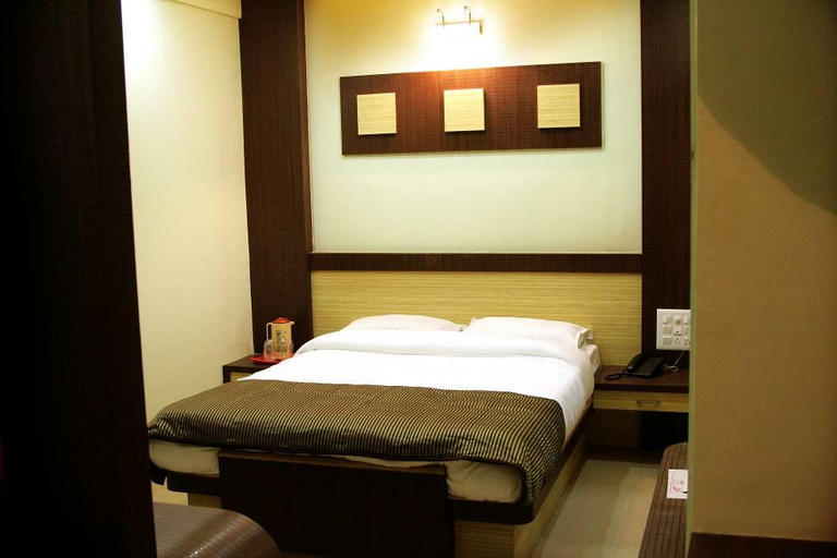 Bedroom 4, Hotel Sukhrup Sangli, Sangli