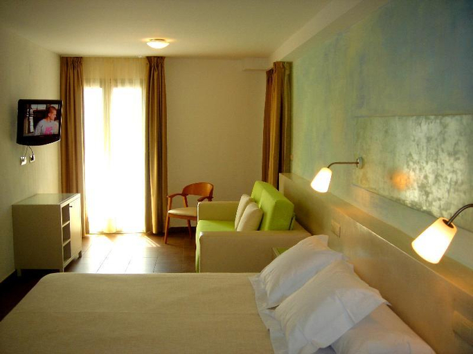 Bedroom 3, Hotel Carmen, Girona