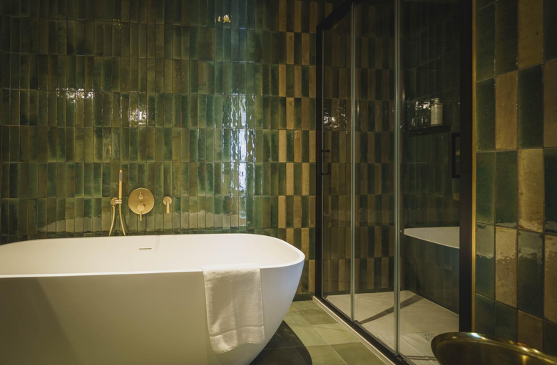 Bathroom 5, Hotel Gounod, Alpes-Maritimes