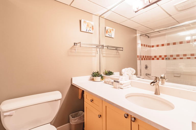 Bathroom 3, Elevate Vacations Cascade - 506, Squamish-Lillooet