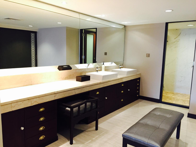 Bathroom 4