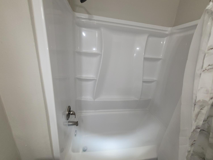 Bathroom 4, Fresh CrashPads 3, Houston