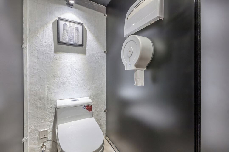 Bathroom 4, Yijian forest Tongji university branch, Shanghai