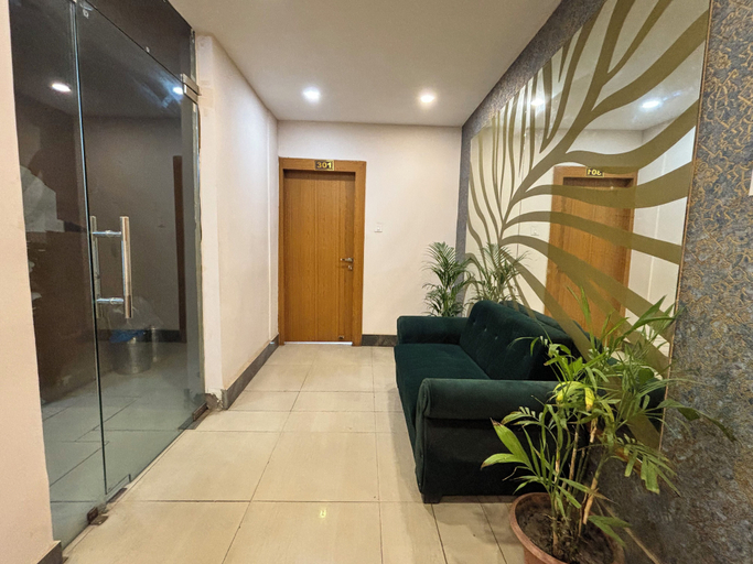 Others 3, Aqoss Hotel, Patna