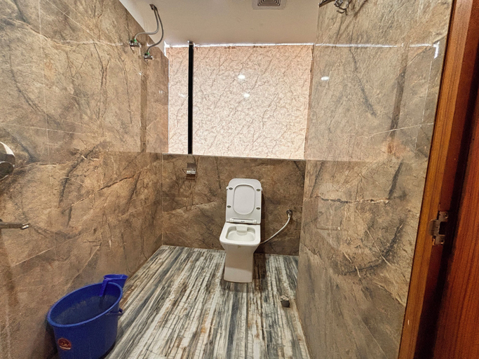 Bathroom 2, Aqoss Hotel, Patna