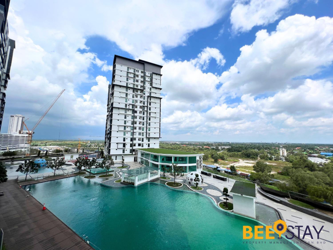 Others 3, New Listing Klang with Netflix Wifi Swimming Pool View, Klang