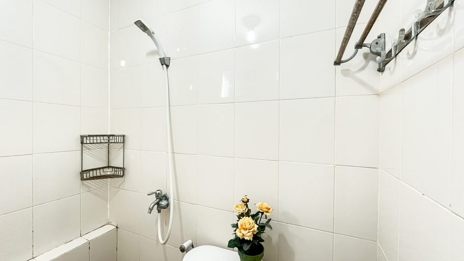 Bedroom 5, Strategic and Cozy 2BR Bassura City Apartment By Travelio, East Jakarta