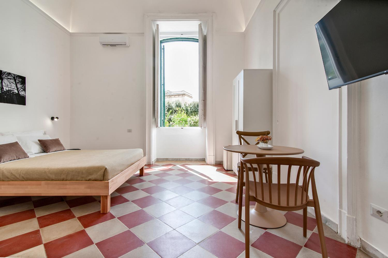 Others 5, Liberty Rooms, Lecce