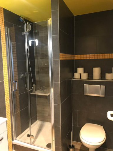 Bathroom 4, Grand Hostel Berlin Urban, Berlin