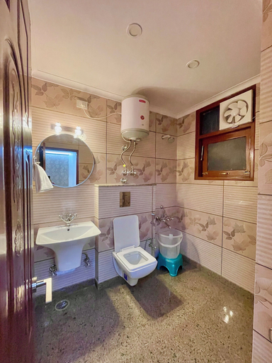 Bathroom 2, The waypointinn, Shimla