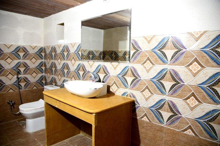 Bathroom 3, Lakhina Heritage Desert Camp, Jaisalmer