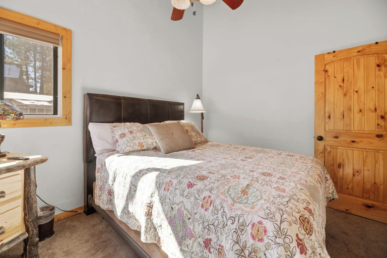 Bedroom 2, Lakeside Cottage - Charming  Retreat, San Bernardino
