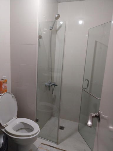 3, Emy Cozy Studio unit with street view balcony, Pasay City