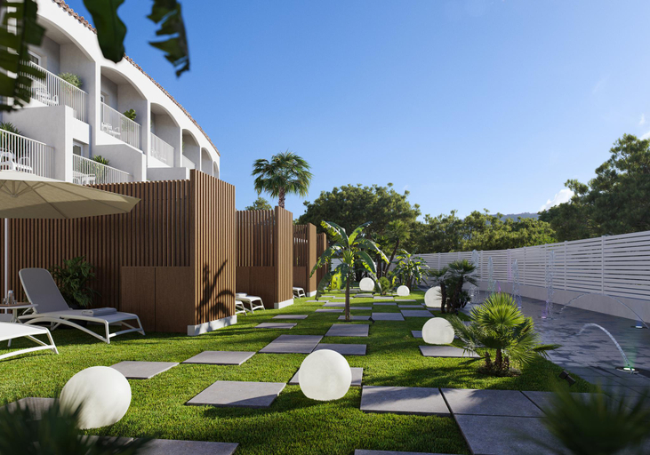 Exterior & Views