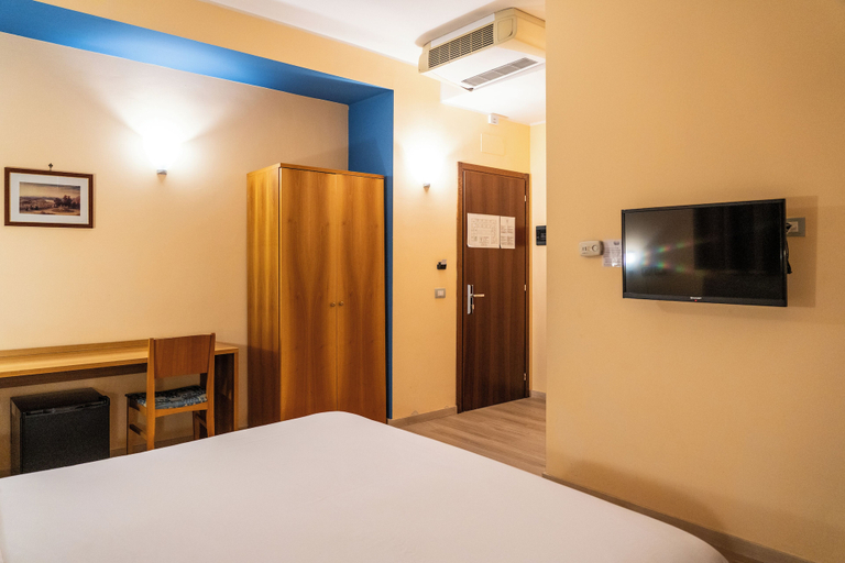 Bedroom 3, Hotel Villa Cagnola, Varese