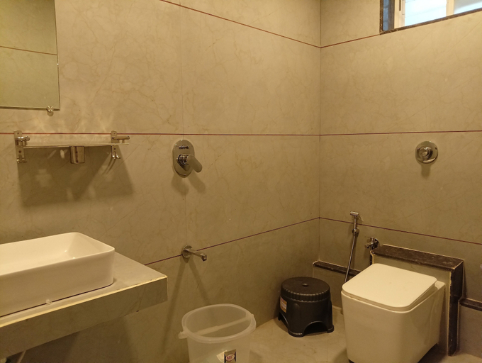 Bathroom 3, Mountain Meadows Resort, Satara