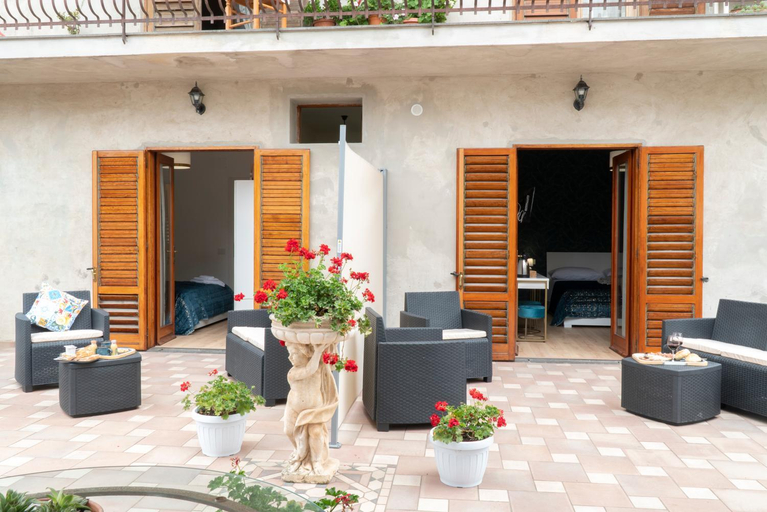 Others 5, B&B La Piana, Napoli