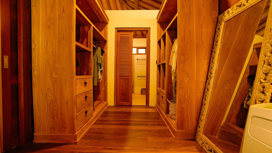 Others 3, Rumah Bambu Gladek Dua, Badung