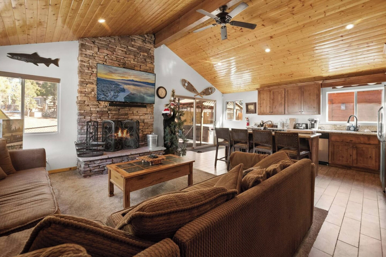 Food & Drinks, Lakeside Cottage - Charming  Retreat, San Bernardino