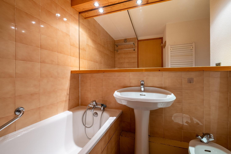 Bathroom 2, Residence Le Golf, Savoie