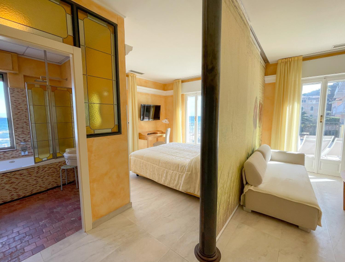 Bedroom 2, Jasmin Charme Hotel, Imperia