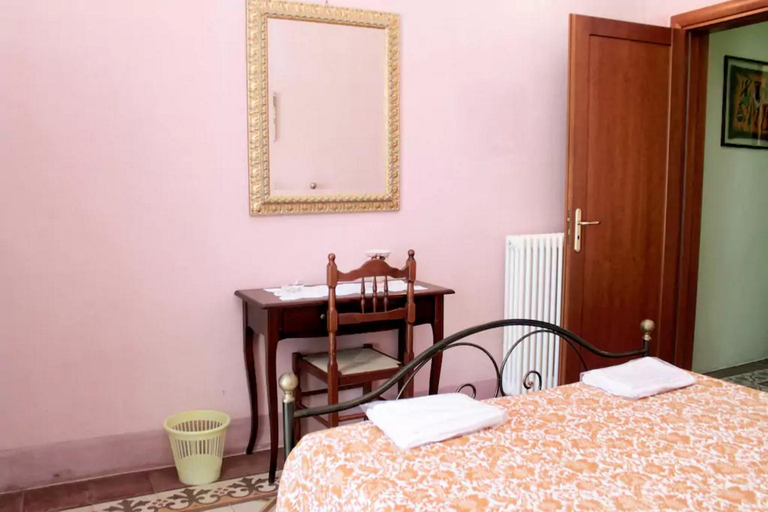 Others 4, B&B Arcobaleno, Lecce