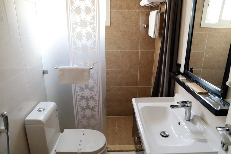 Bathroom 2, SUNRISE SUITEs & صن رايز سويتس, Tabuk