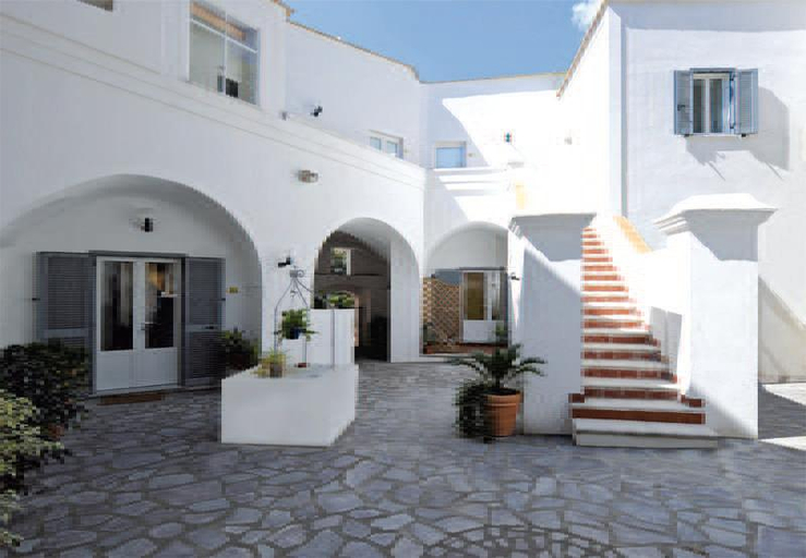 Exterior & Views 1, Albergo Villa Giusto . . . la dimora ideale lontana dallo stress-NEW, Napoli