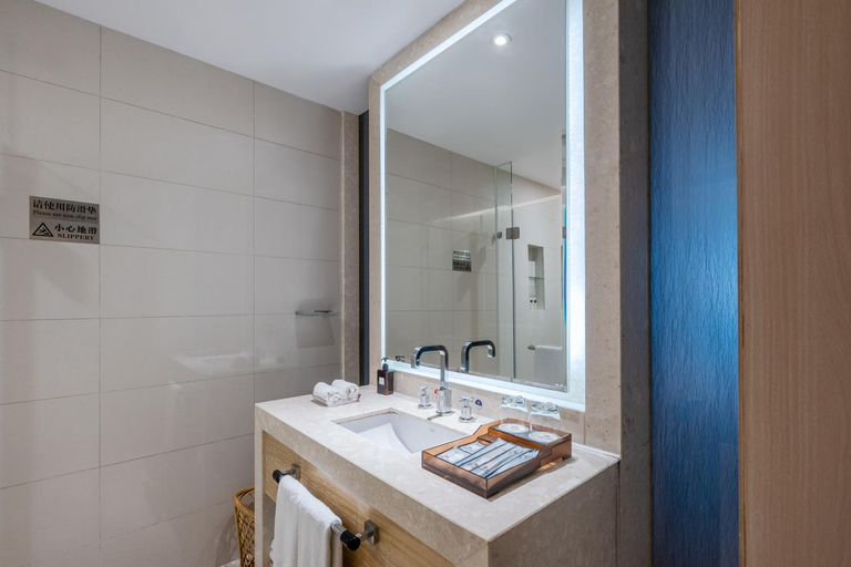 Bathroom 5, Pearl River International Hotel, Guangzhou