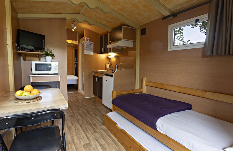 Bedroom 3, Bungalows - Camping El Solsones, Lleida