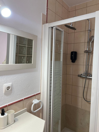 Bathroom 5, Hospederia Almundo, Cádiz