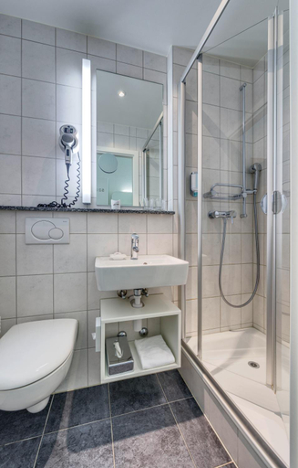 Bathroom 4