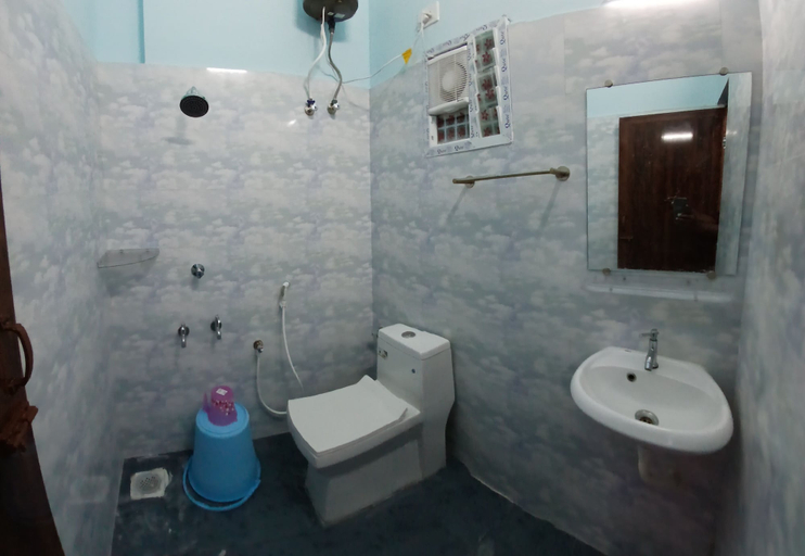 Bathroom 3, Veera Residency, Viluppuram