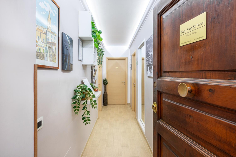 Others 4, Next Stop St Peter Apartment, Rome