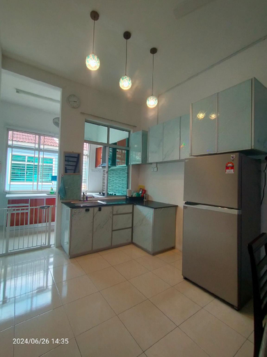 Others 3, Pa&Ma Homestay Kulim II (3R2B) - FullyAircond+WiFi, Kulim