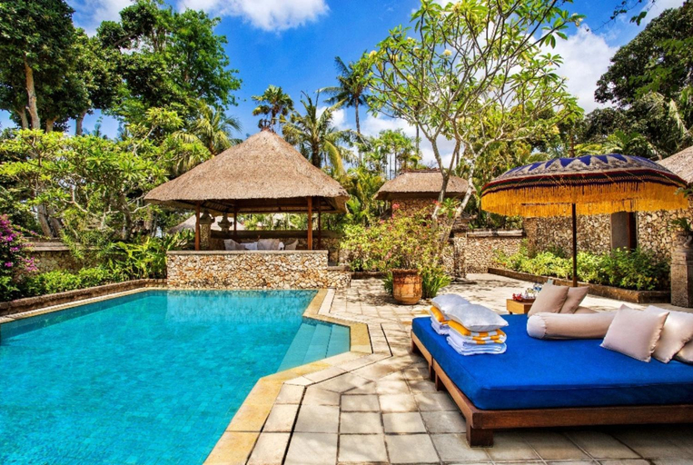 Swimming Pool 13