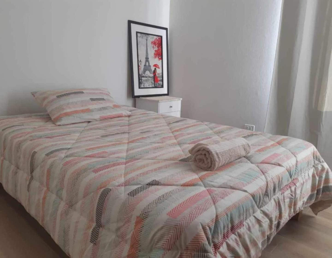Bedroom 1, Lily House, Ica