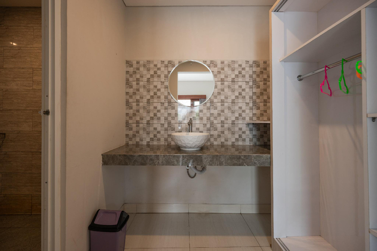 Bathroom 7
