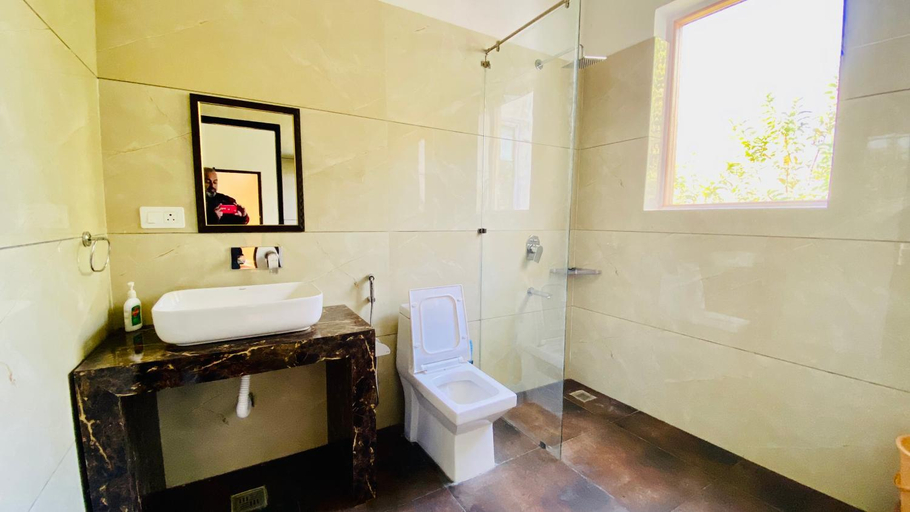 Bathroom 4, Spring Gardens & Farmstay Amritsar, Amritsar