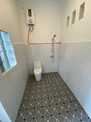 Bathroom 5, BADAI HERITAGE VILLA KALIURANG, Sleman