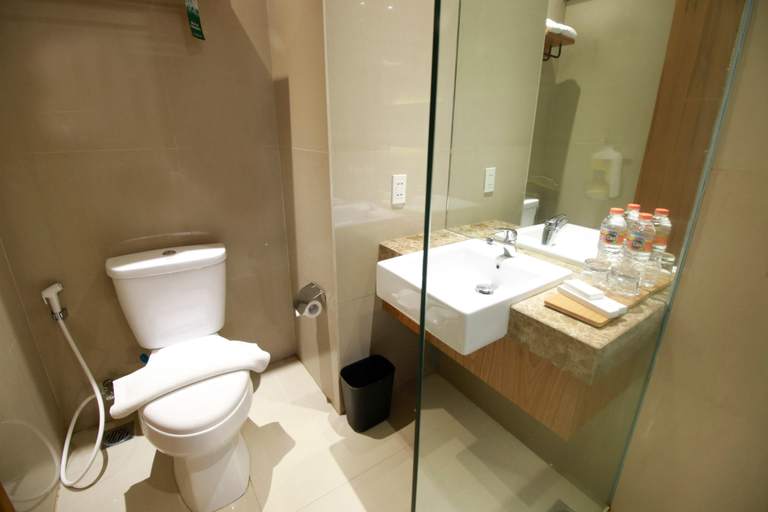 Bathroom 13