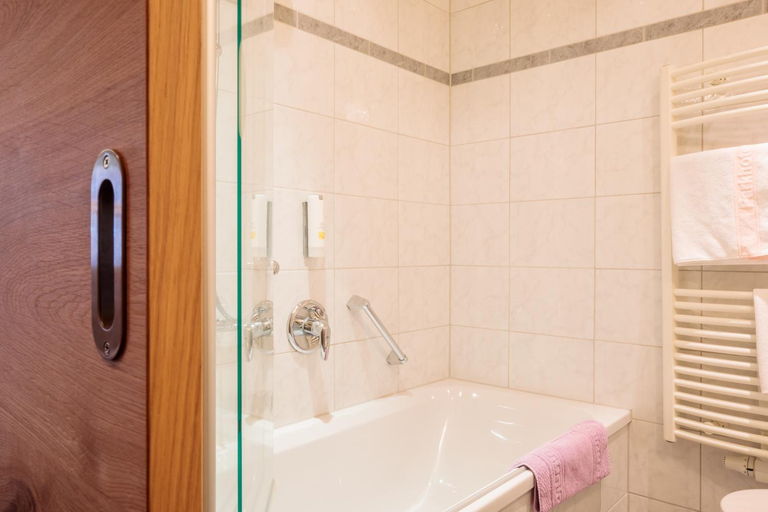 Bathroom 3, Parkhotel Solden, Imst